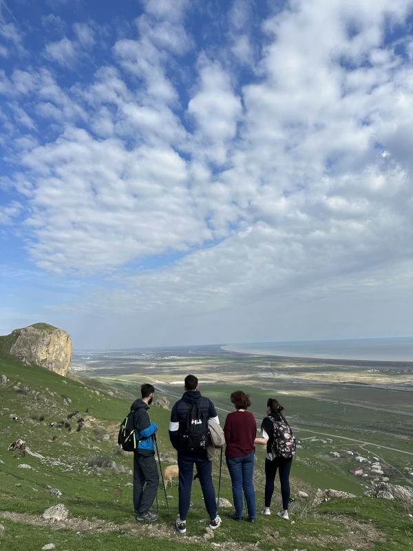 Beşbarmaq Hiking Turu: Dağların Zirvəsində Səssiz Əfsanə