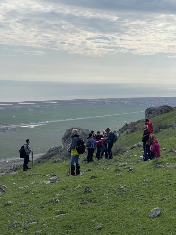 Beşbarmaq Hiking Turu: Dağların Zirvəsində Səssiz Əfsanə