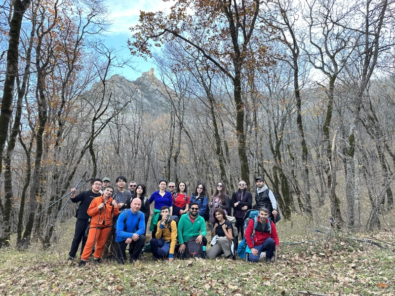 Çıraqqala Hiking Turu: Tarixin və Təbiətin Ən Yüksək ZirvəsiÇıraqqala Hiking Turu: Tarixin və Təbiətin Ən Yüksək ZirvəsiÇıraqqala Hiking Turu: Tarixin və Təbiətin Ən Yüksək Zirvəsi