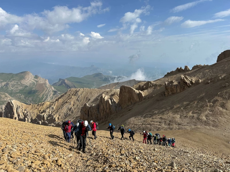 Yarudağ 4116 m: Təbiətin Sirli UcalığıYarudağ 4116 m: Təbiətin Sirli Ucalığı