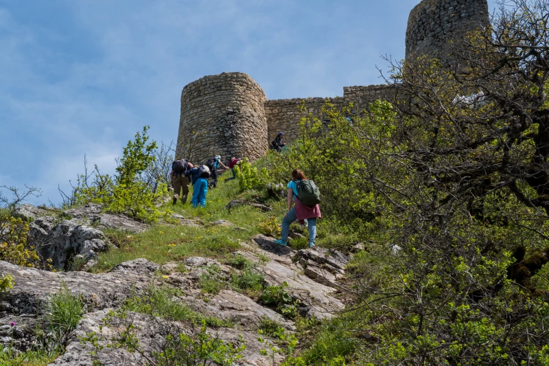 Çıraqqala Hiking Turu: Tarixin və Təbiətin Ən Yüksək Zirvəsi