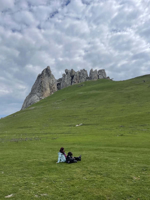 Beşbarmaq Hiking Turu: Dağların Zirvəsində Səssiz ƏfsanəBeşbarmaq Hiking Turu: Dağların Zirvəsində Səssiz Əfsanə