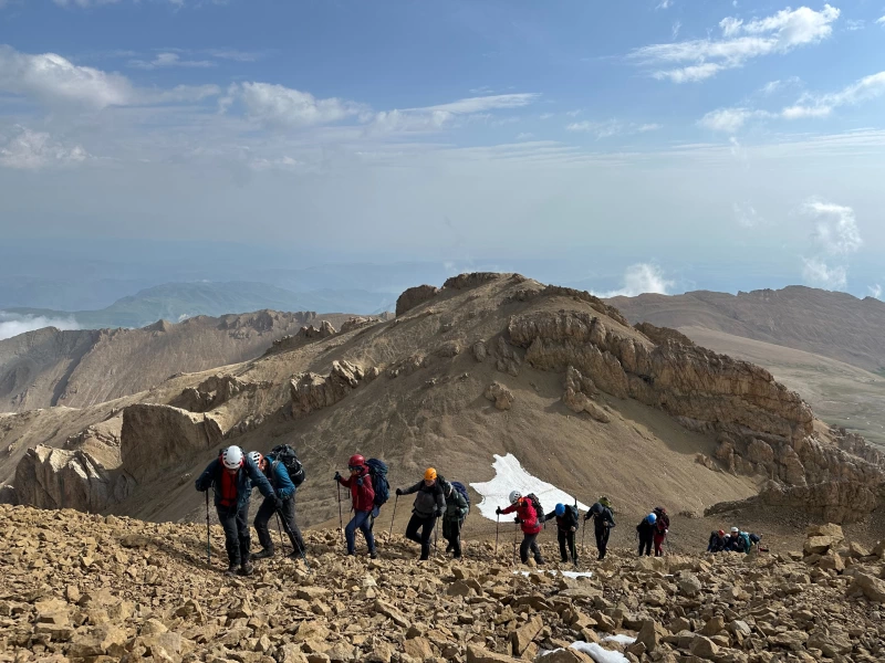 Yarudağ 4116 m: Təbiətin Sirli Ucalığı