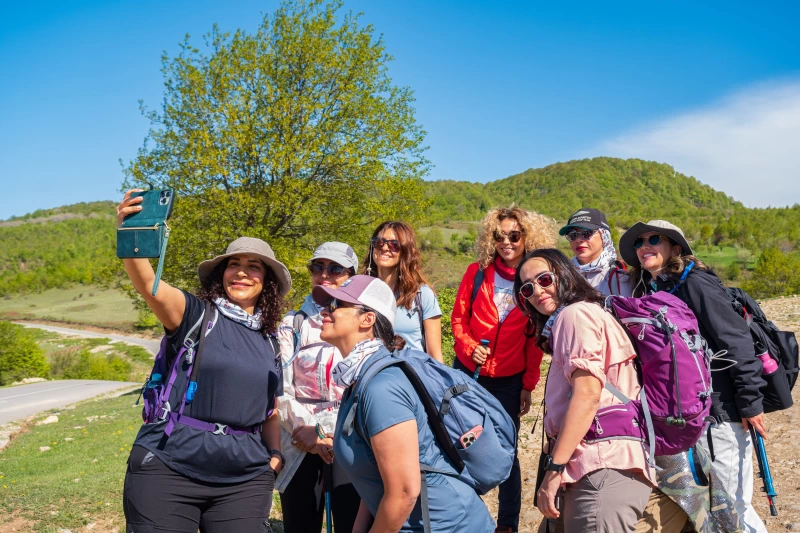 Basqal-Niyaldağ-Lahıc-Mücü: Təbiət və Tarixin İzi ilə Trekking MacərasıBasqal-Niyaldağ-Lahıc-Mücü: Təbiət və Tarixin İzi ilə Trekking Macərası