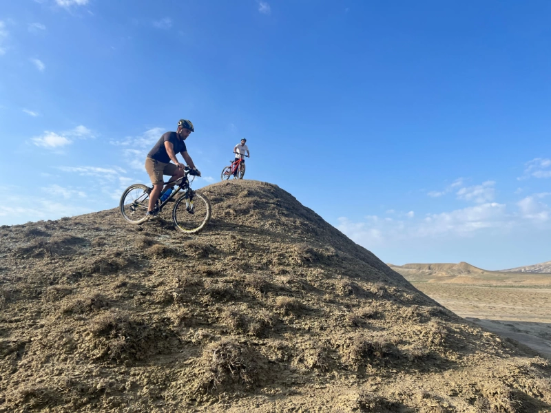 Gobustan Adventure: Bike Tour to Mud Volcanoes