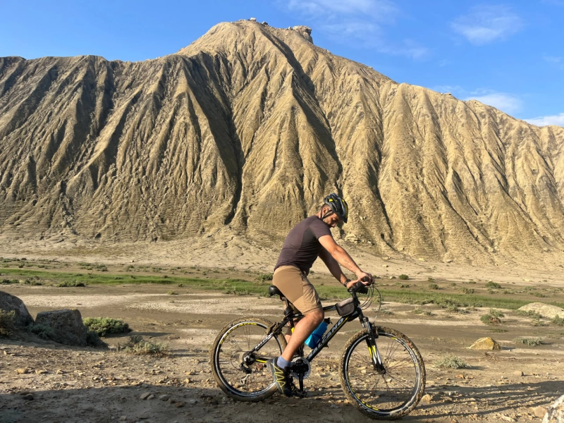 Gobustan Adventure: Bike Tour to Mud VolcanoesGobustan Adventure: Bike Tour to Mud VolcanoesGobustan Adventure: Bike Tour to Mud Volcanoes