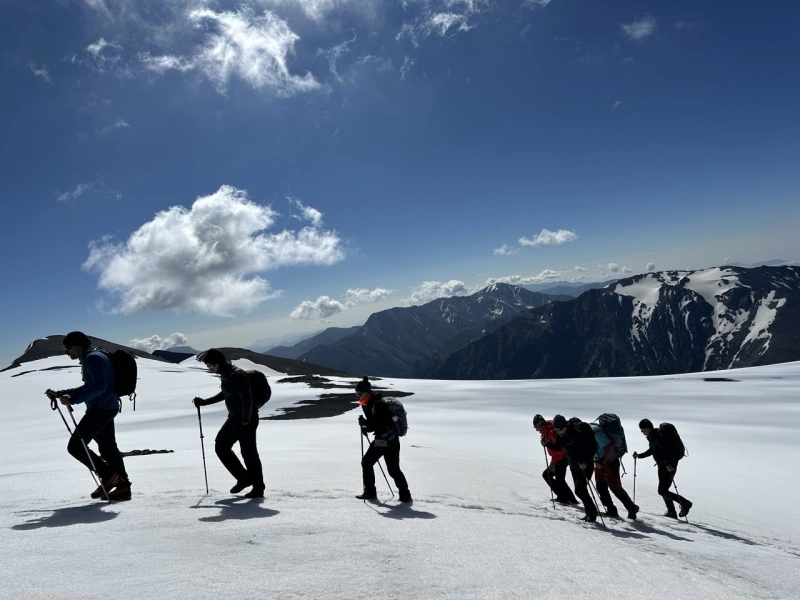 2 Günə Bazardüzü Zirvəsi — Sürətli Marşrut