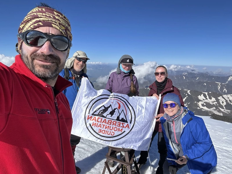 Bazardüzü Zirvəsi və Bakı  Mədəni Turu