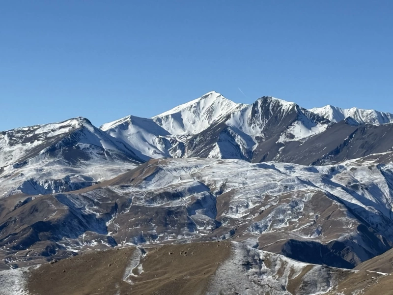 Ayda Qala (Rock) Summit Tour 2930m: At the Peak of History and Nature