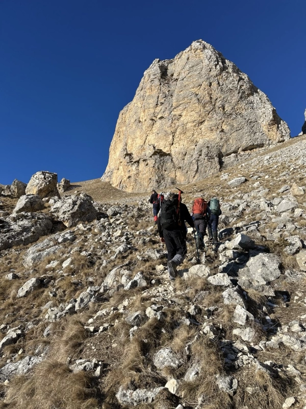 Ayda Qala (Rock) Summit Tour 2930m: At the Peak of History and Nature