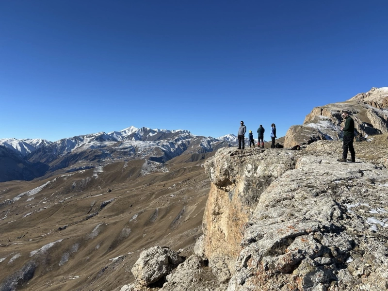 Ayda Qala (Rock) Summit Tour 2930m: At the Peak of History and Nature
