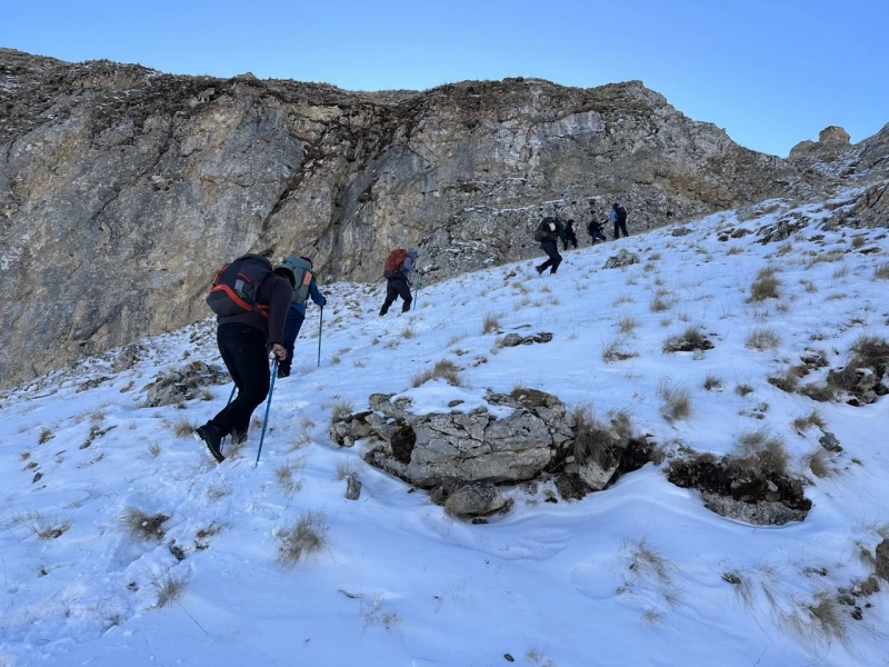 Ayda Qala (Rock) Summit Tour 2930m: At the Peak of History and Nature