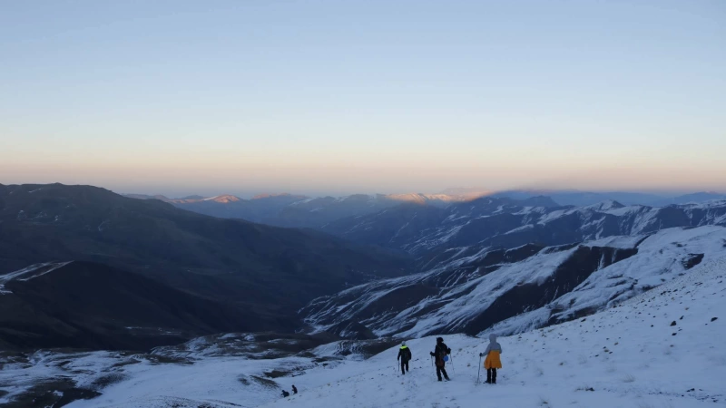 Tövləçuxurunbaşı dağı (Üçbel Dağı) Zirvə Turu – 3332 m