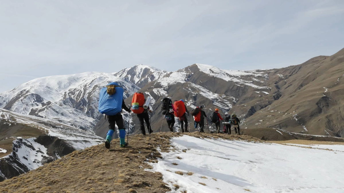 Tövləçuxurunbaşı dağı (Üçbel Dağı) Zirvə Turu – 3332 m