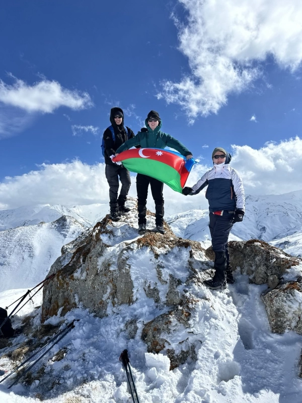 Ağ Gədik Zirvə Turu