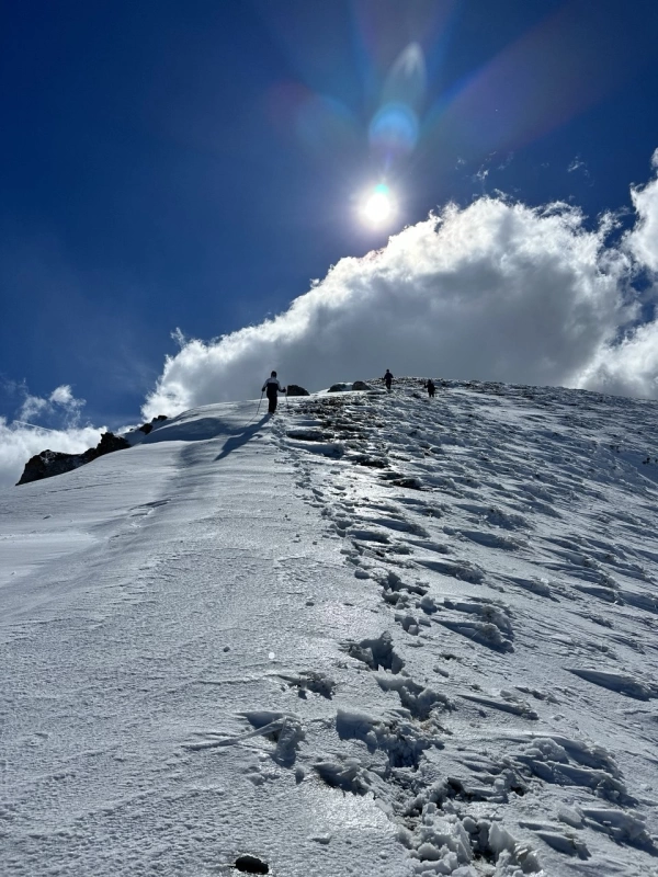 Ağ Gədik Zirvə Turu